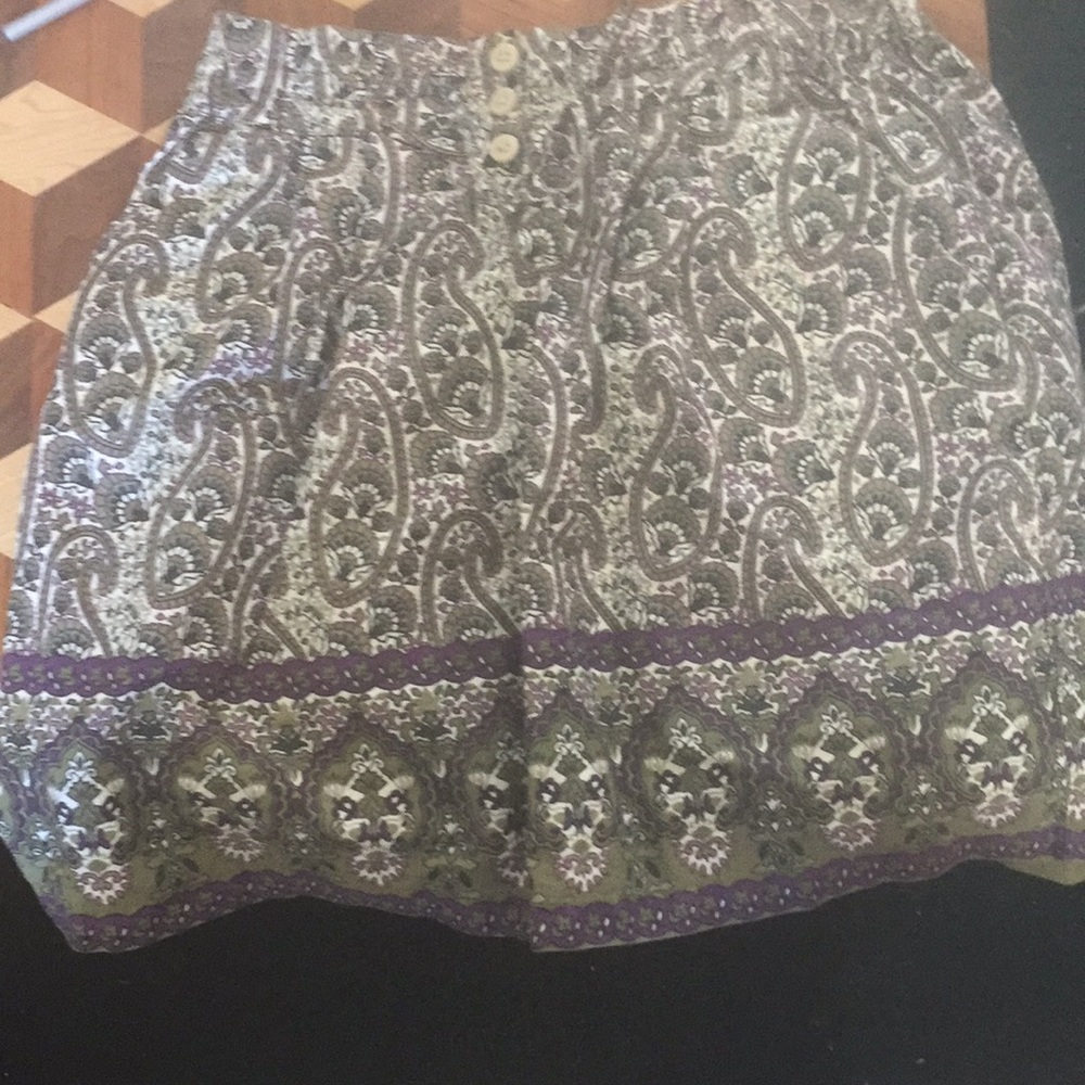 Just above the knee skirt